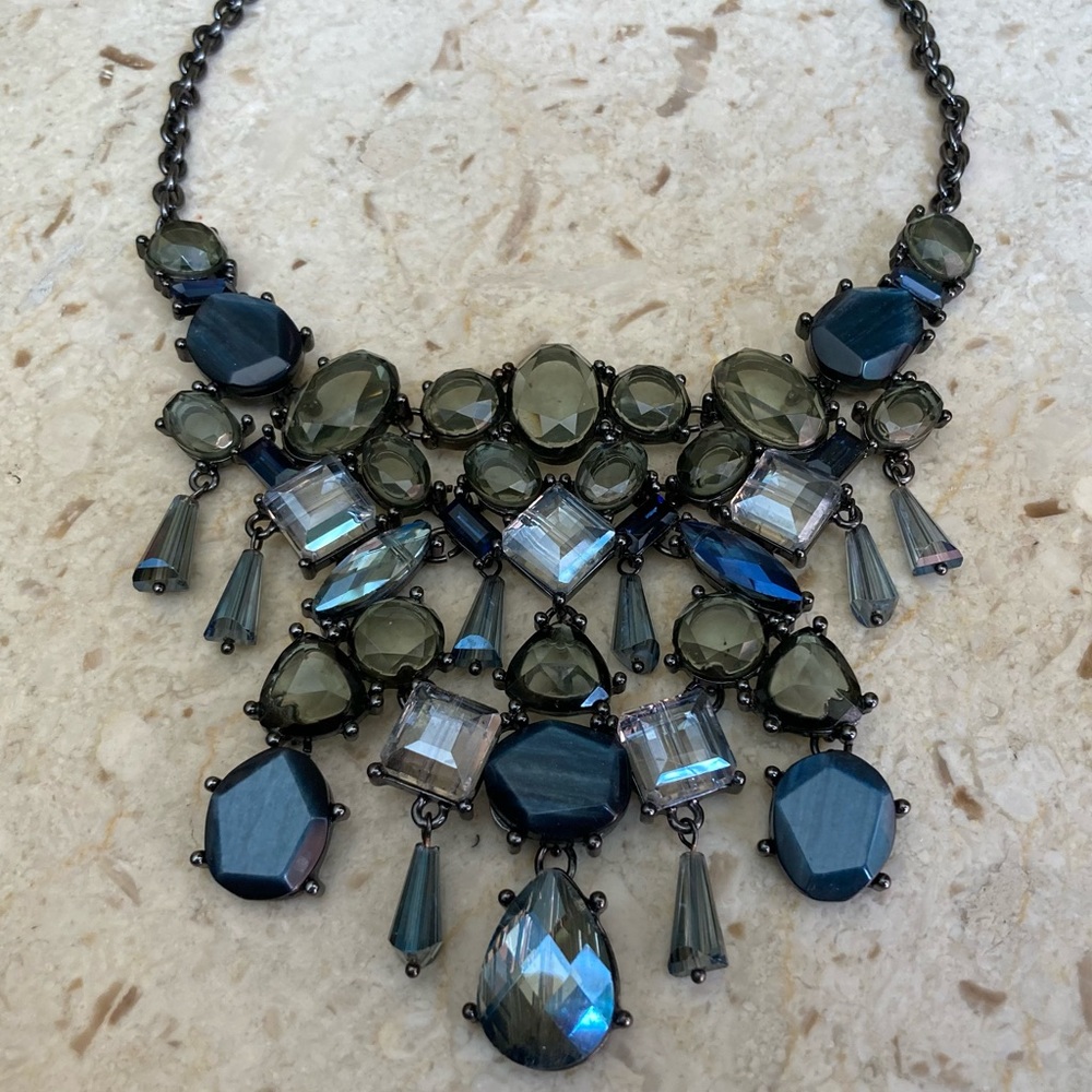 Chico’s Stunning Faceted Blue & Grey Beaded, Cascading Statement Collar Necklace